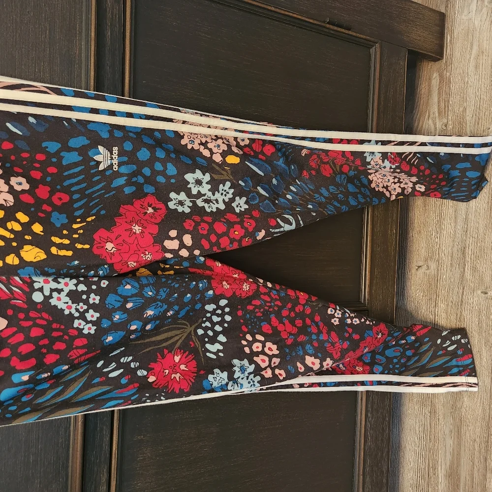 Adidas Floral Multicolor Activewear Leggings Size M - Picture 2 of 7
